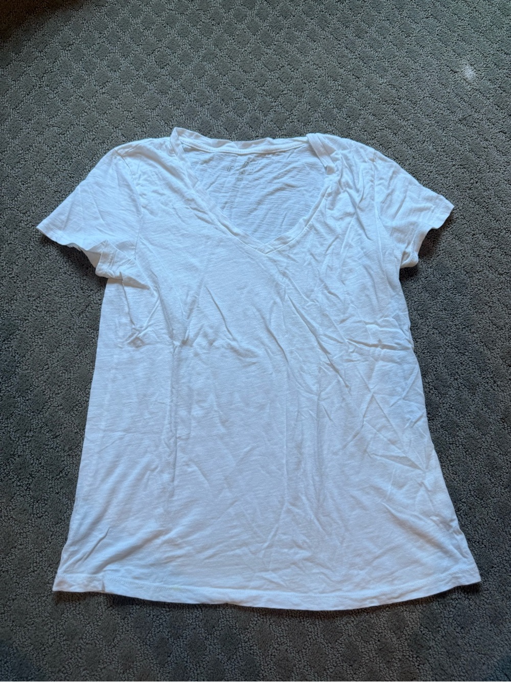 Universal Thread White V-Neck Short Sleeve Tee